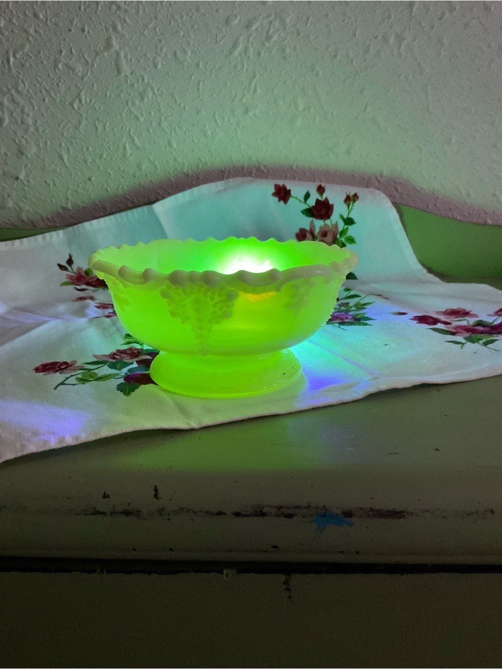 Northwood Custard Glass Berry Bowl - Picture 2 of 6